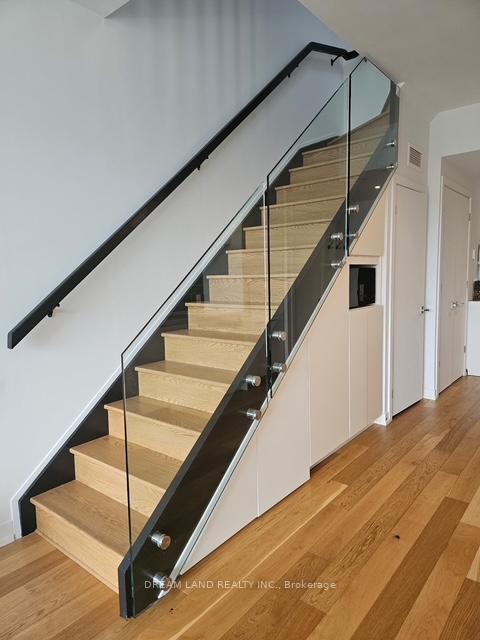 2 Bedrooms Condo at 35 Wabash, Toronto For sale