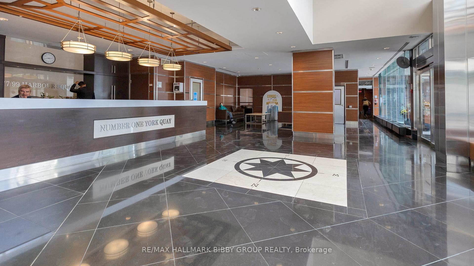 3 Bedrooms Condo at 99 Harbour, Toronto For sale