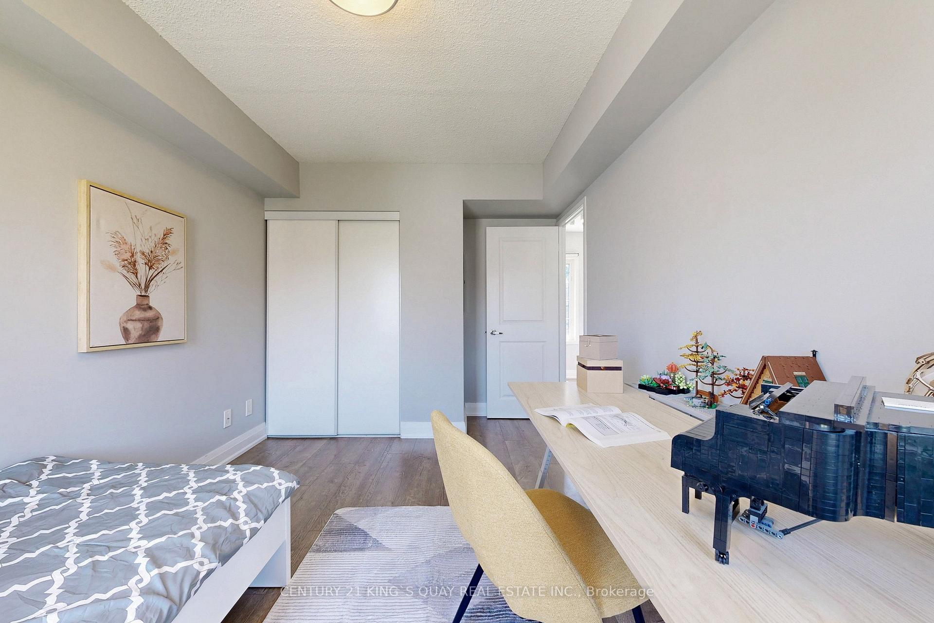 2 Bedrooms Condo at 9 Windermere, Toronto For sale