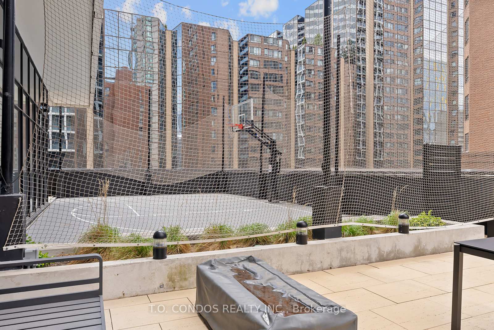 1 Bedroom Condo at 20 Edward,  Toronto For sale