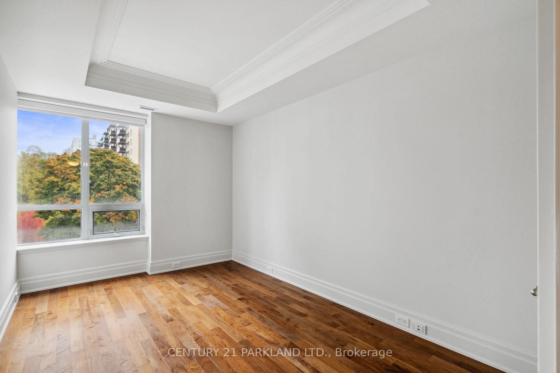 2 Bedrooms Condo at 155 St Clair, Toronto For sale