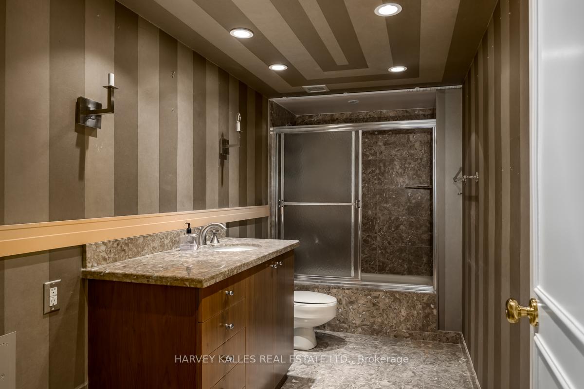 2 Bedrooms Condo at 1166 Bay, Toronto For sale
