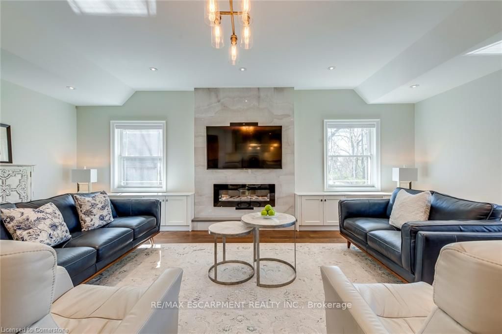 4306 Lakeshore Road