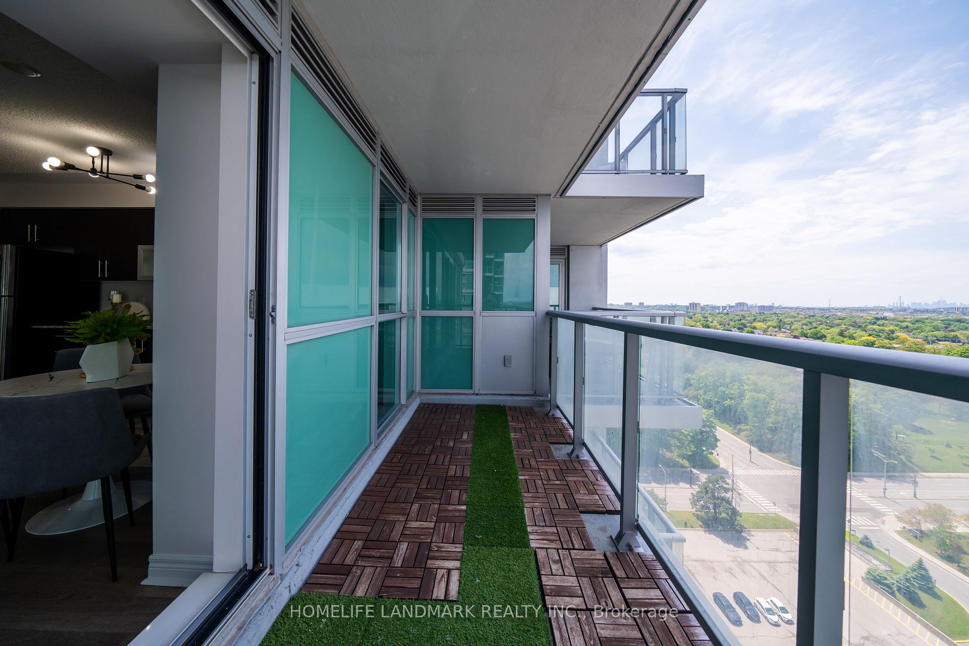2 Bedrooms Condo at 50 Town Centre, Toronto For sale
