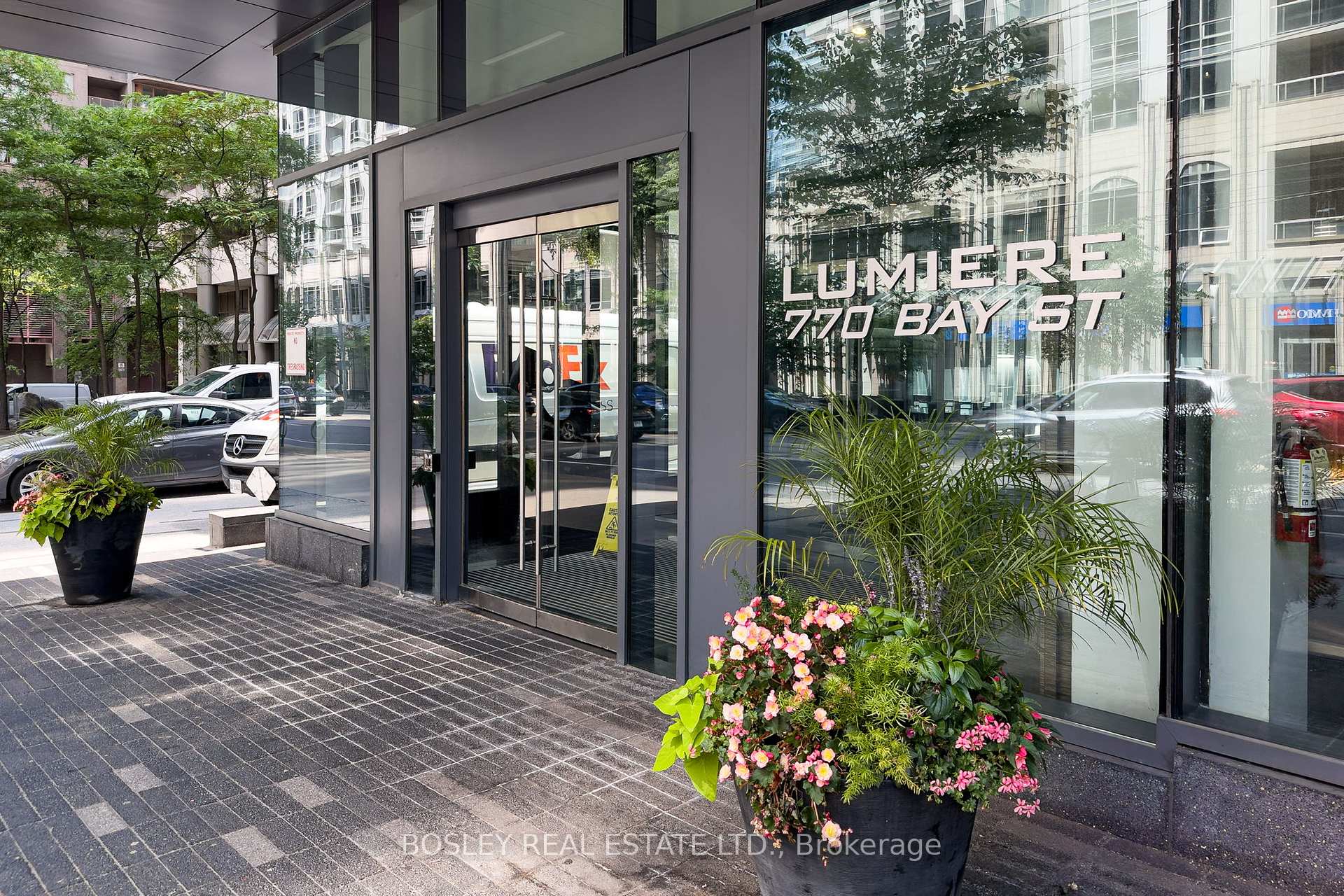 2 Bedrooms Condo at 770 Bay, Toronto For sale