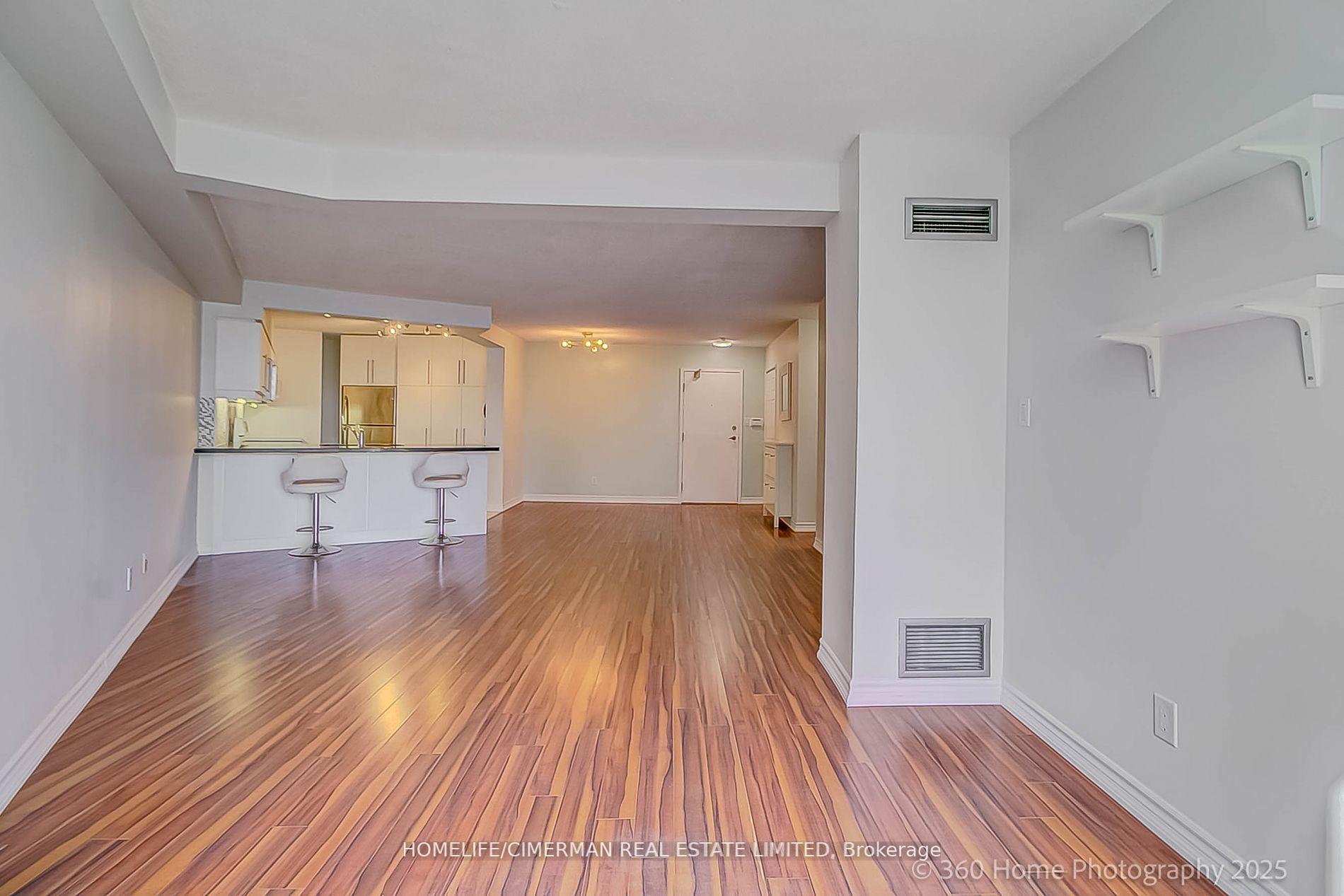 2 Bedrooms Condo at 20 Southport, Toronto For sale