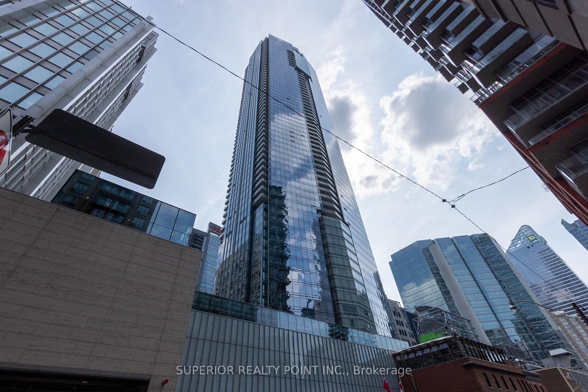 2 Bedrooms Condo at 180 University, Toronto For sale