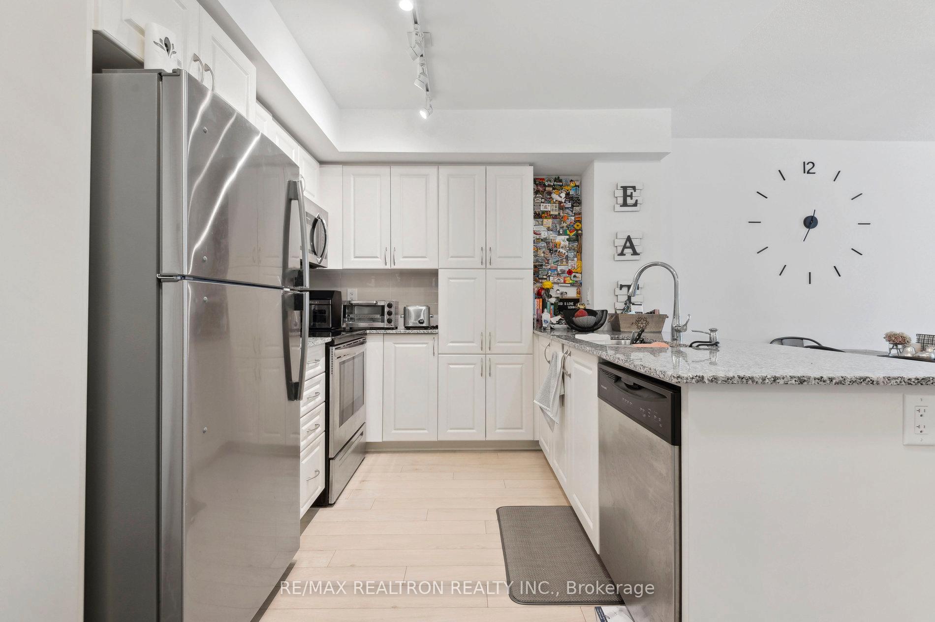 2 Bedrooms Condo at 3091 Dufferin, Toronto For sale