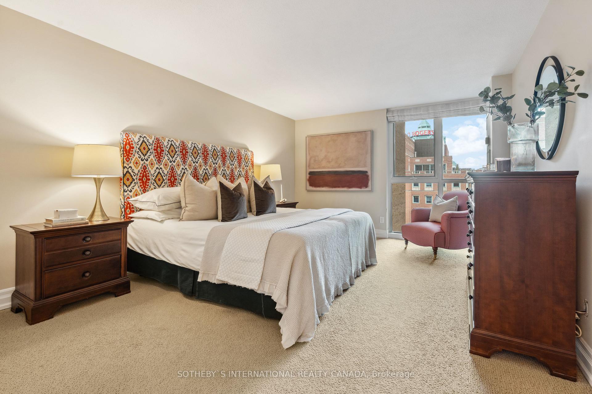 3 Bedrooms Condo at 278 Bloor,  Toronto For sale