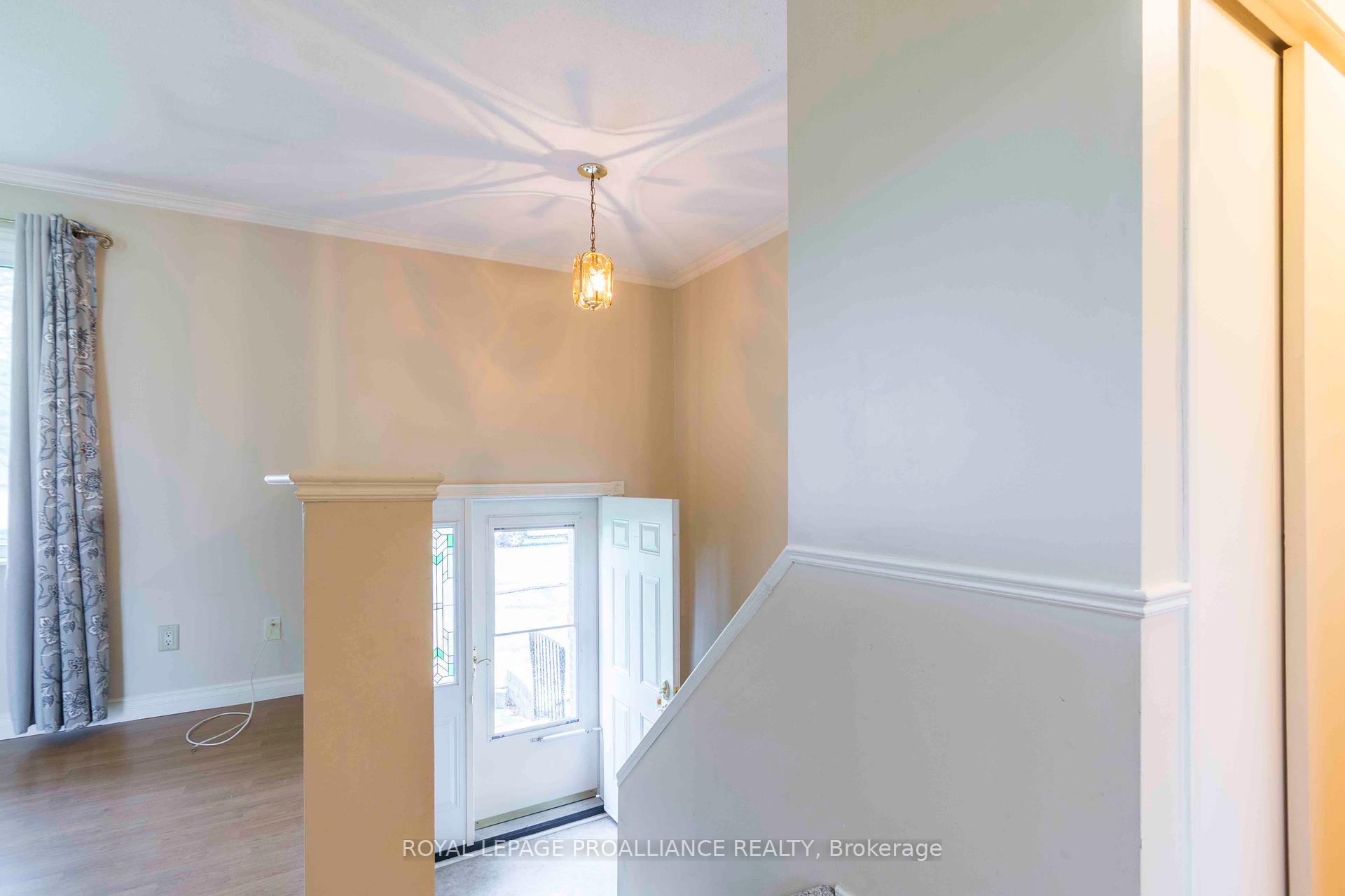 12 Highside Road, Quinte West, ON K8V 5P5
