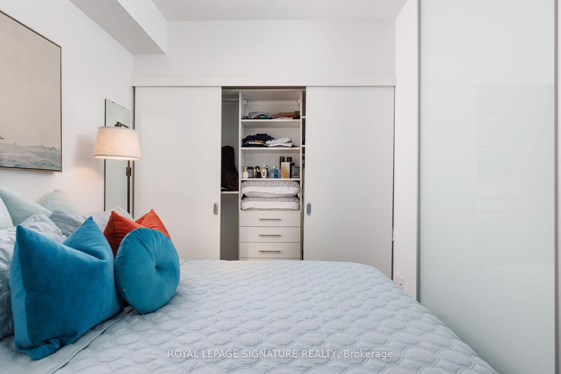 1 Bedroom Condo at 110 Charles, Toronto For sale