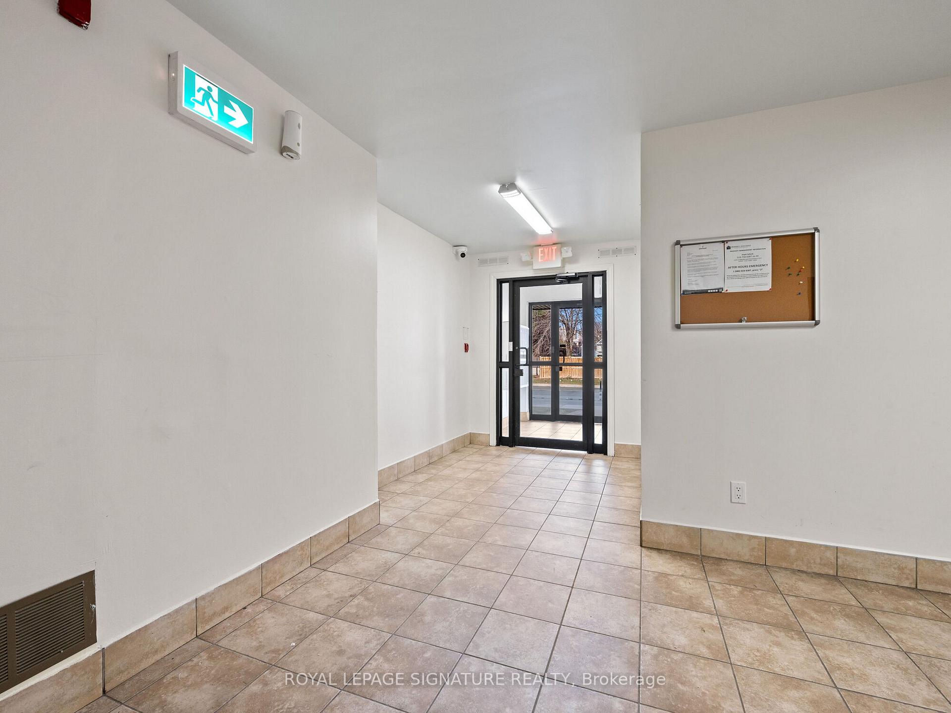 2 Bedrooms Condo at 28 Victoria, Hamilton For sale