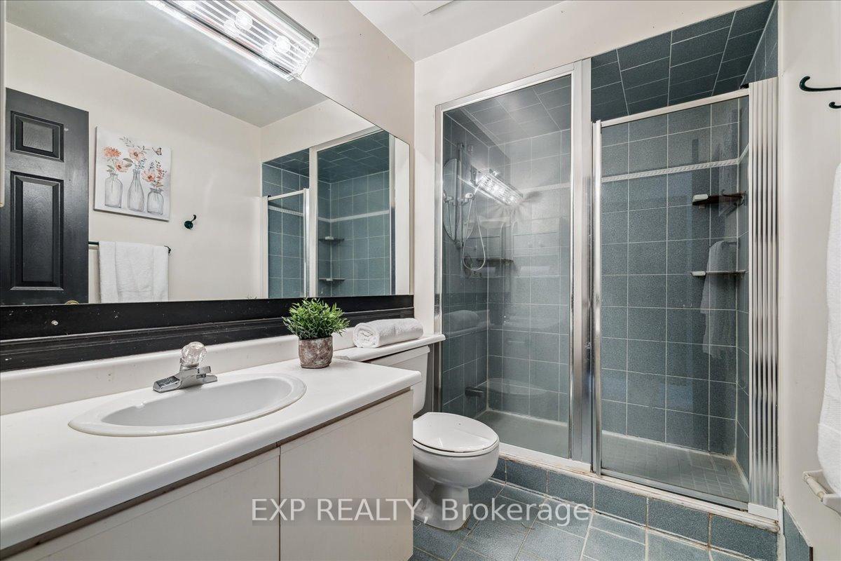 3 Bedrooms Condo at 62 Tamarack, Toronto For sale