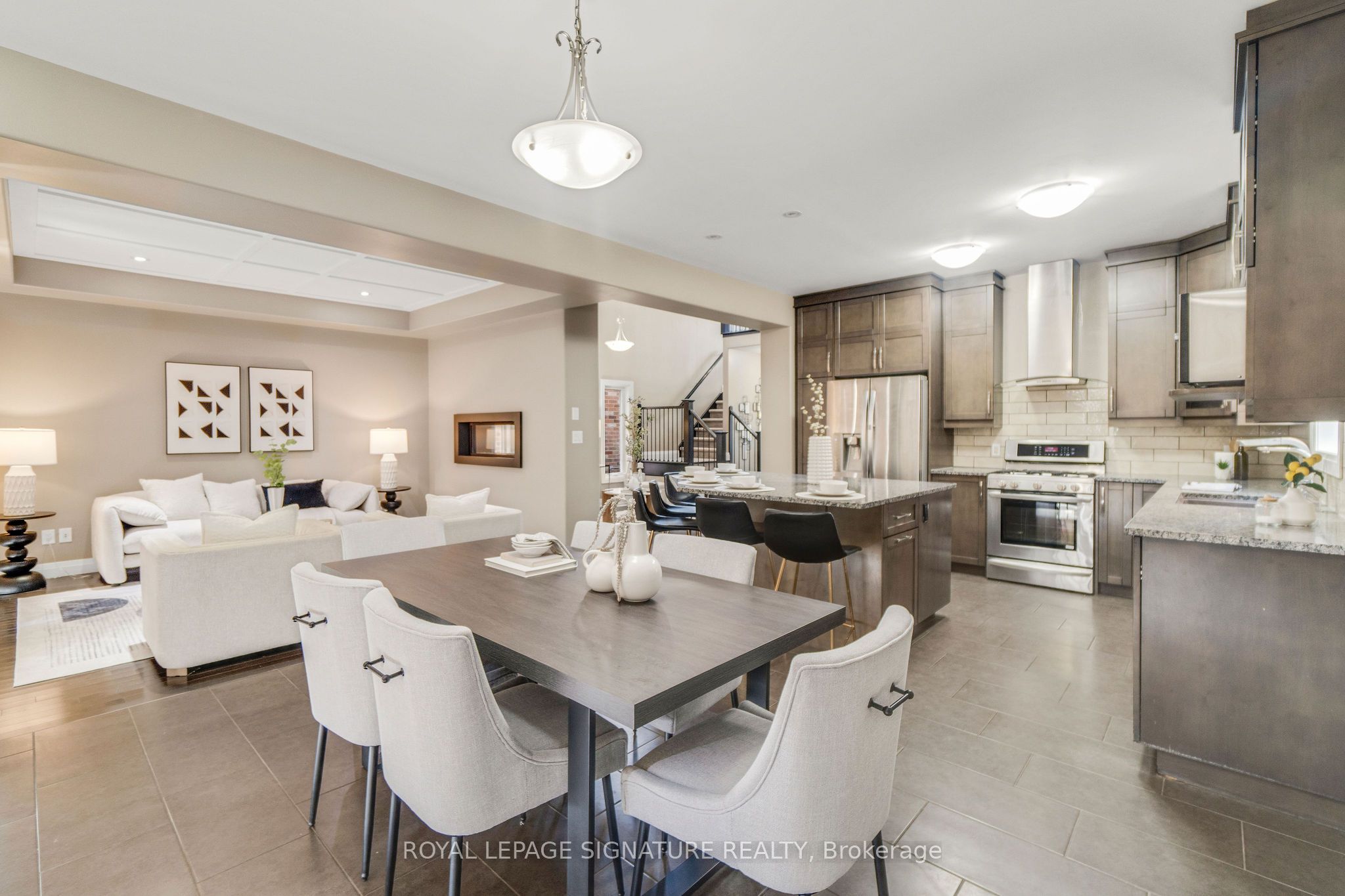 593 Pinery Trail