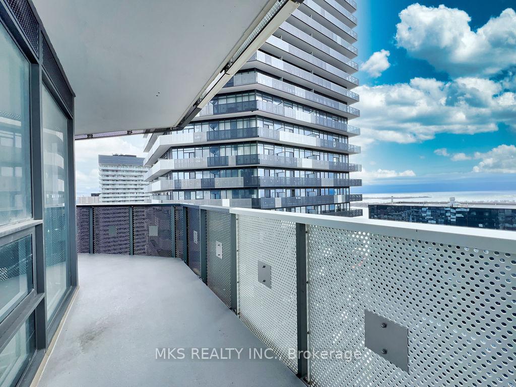 2 Bedrooms Condo at 55 Cooper,  Toronto For sale