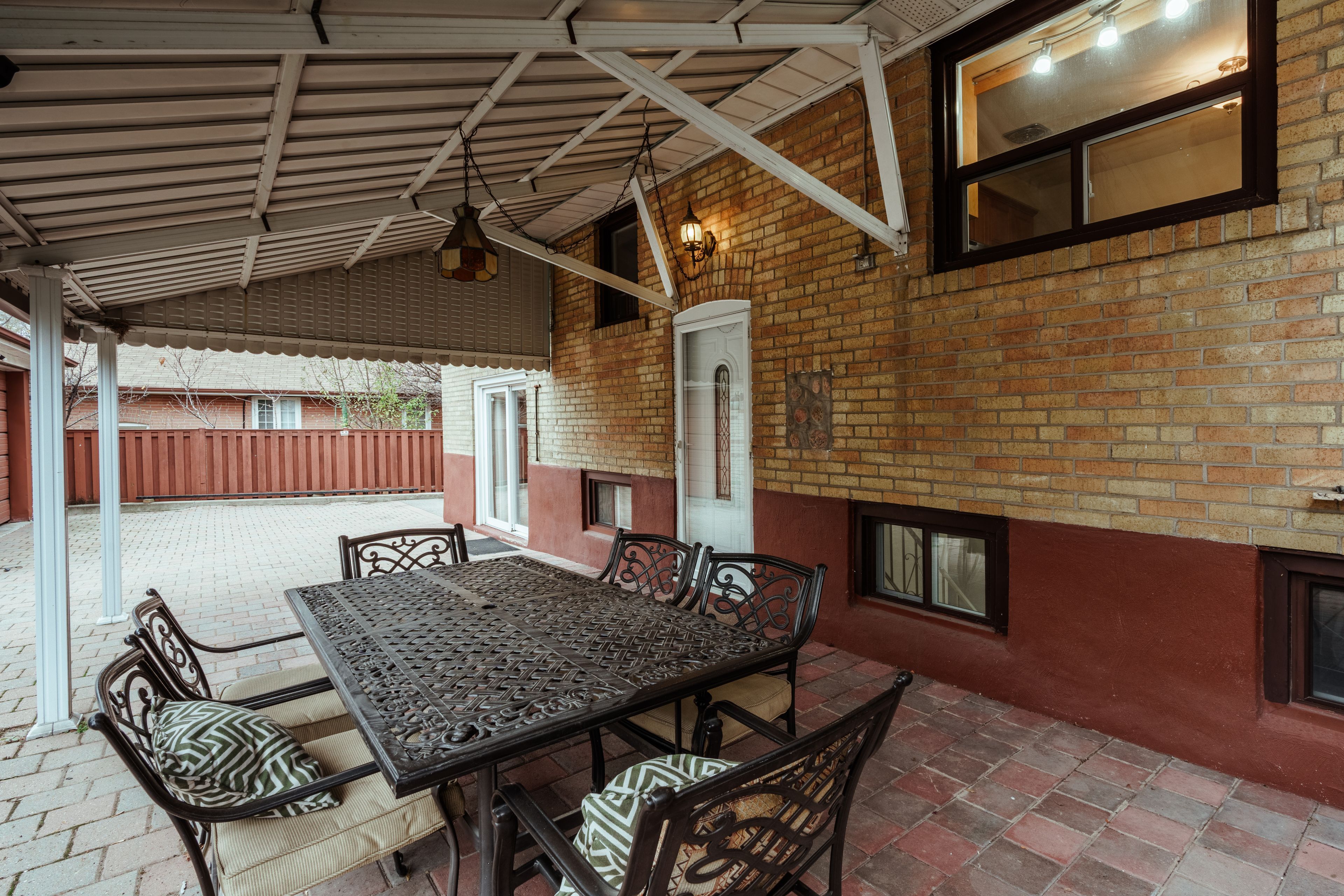 1 Creston Road