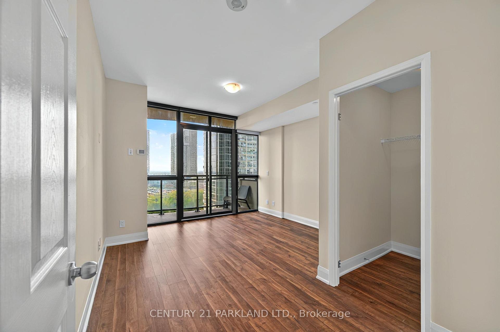 2 Bedrooms Condo at 2900 Highway 7, Vaughan For sale