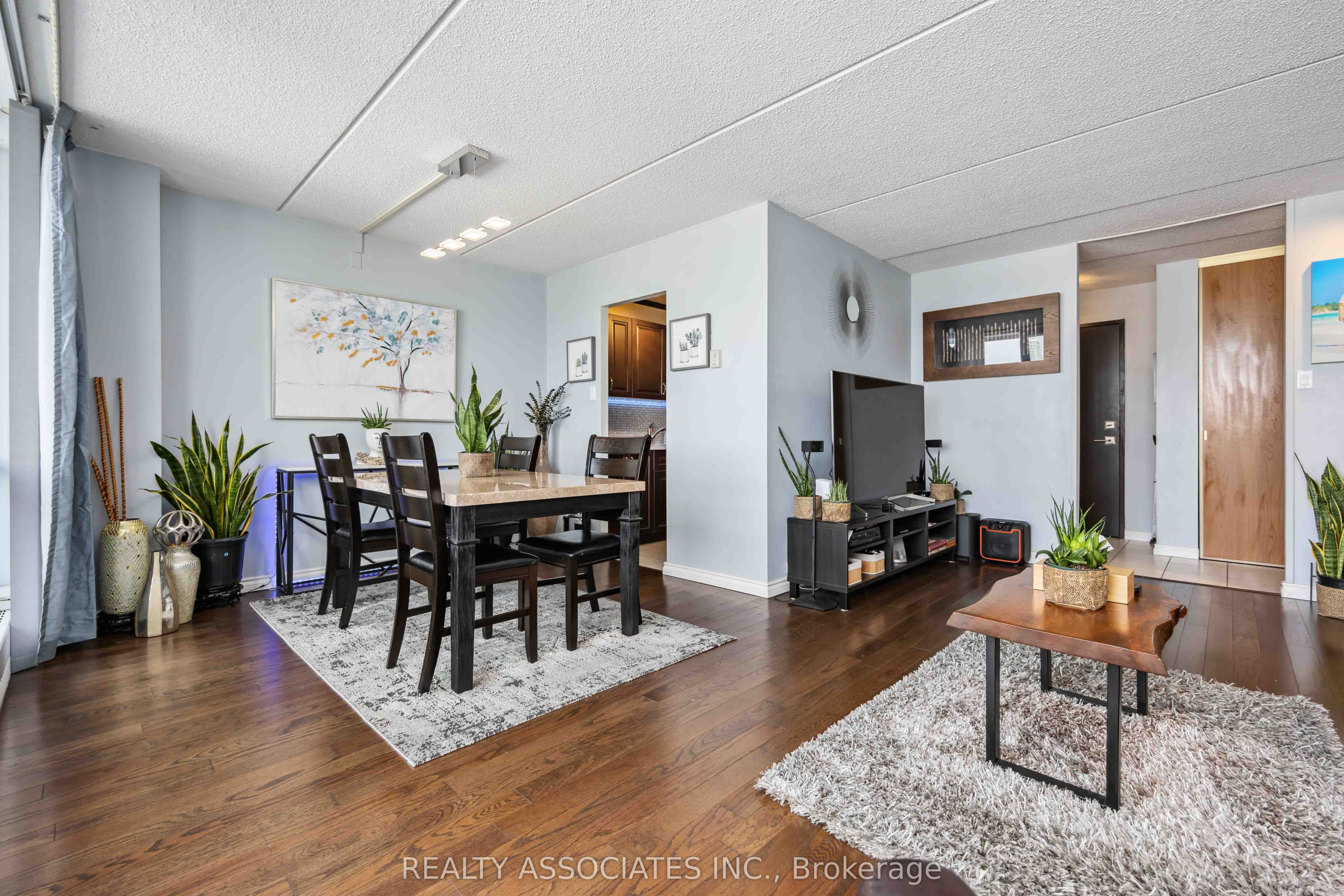 2 Glamorgan Avenue, #1014