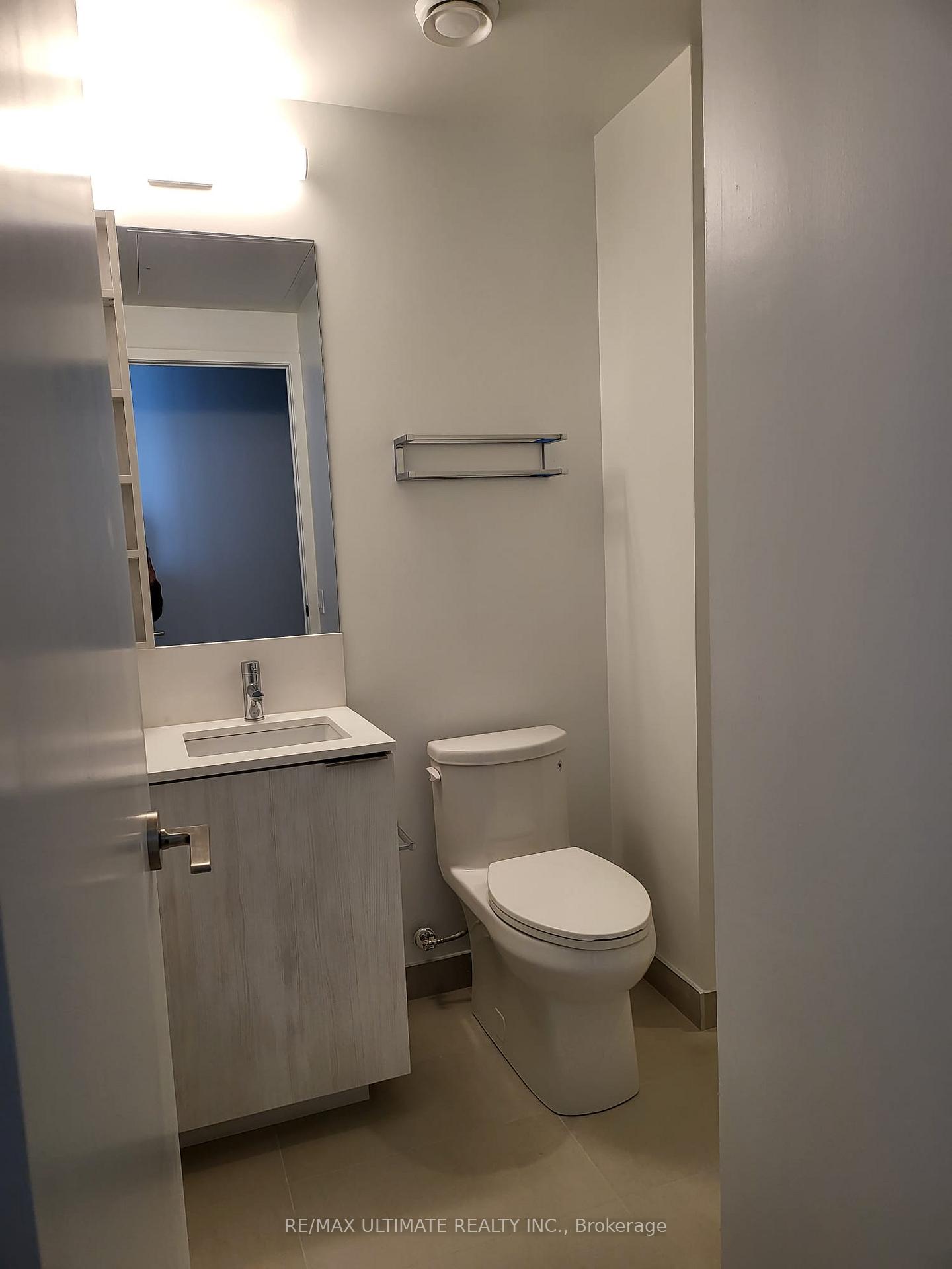 1 Bedroom Condo at 1000 Portage, Vaughan For sale
