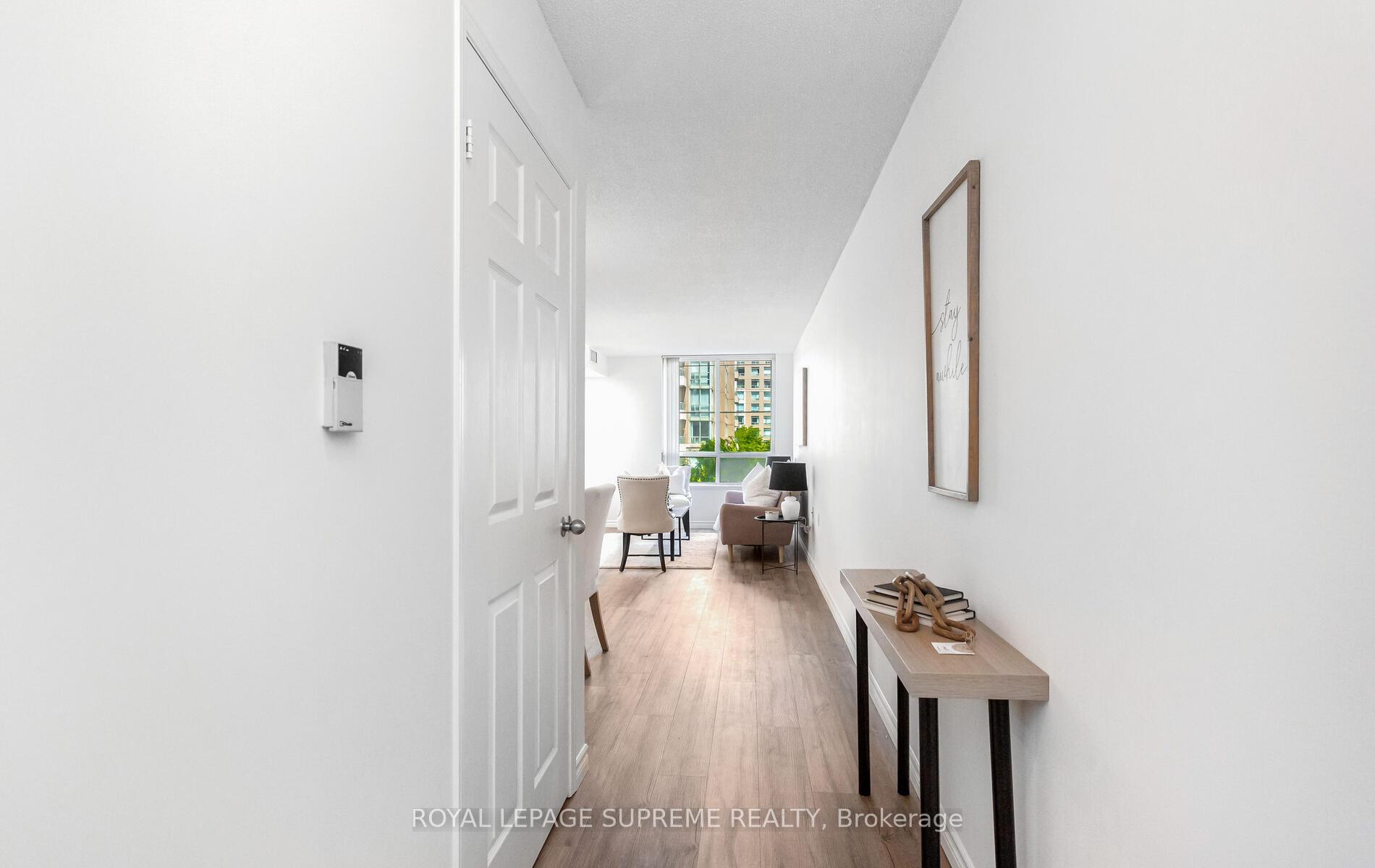 2 Bedrooms Condo at 35 Finch, Toronto For sale