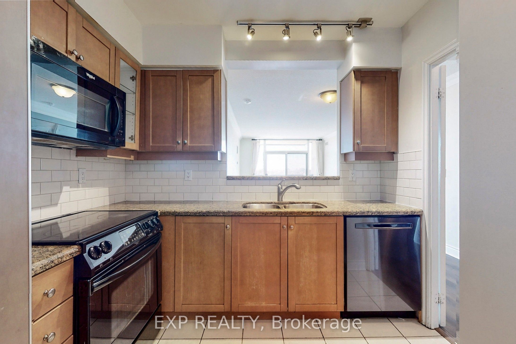 10 Delisle Avenue, #618