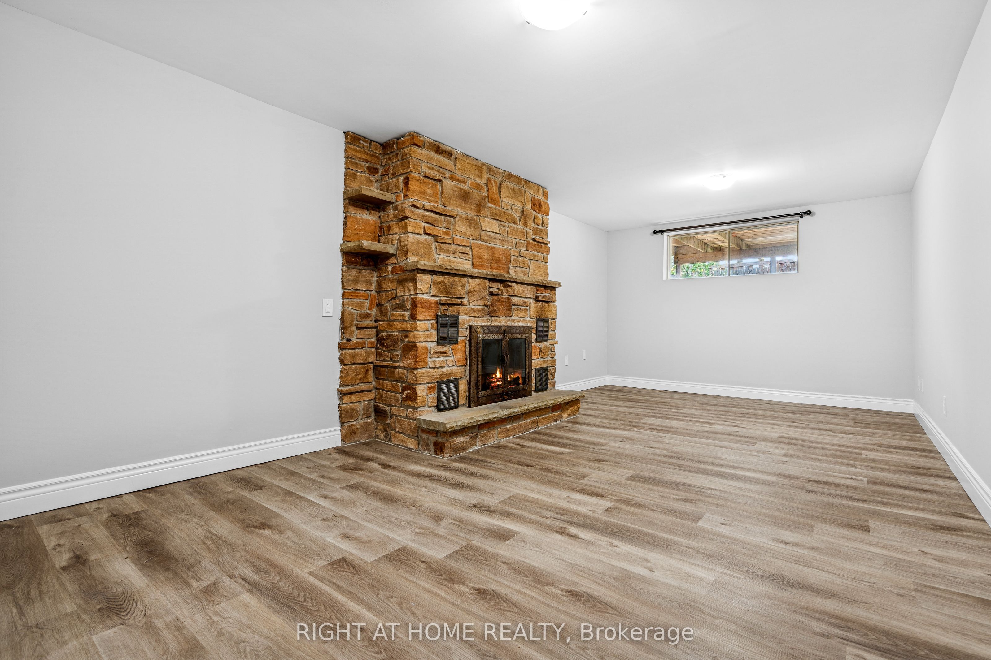 21 Ashdale Court