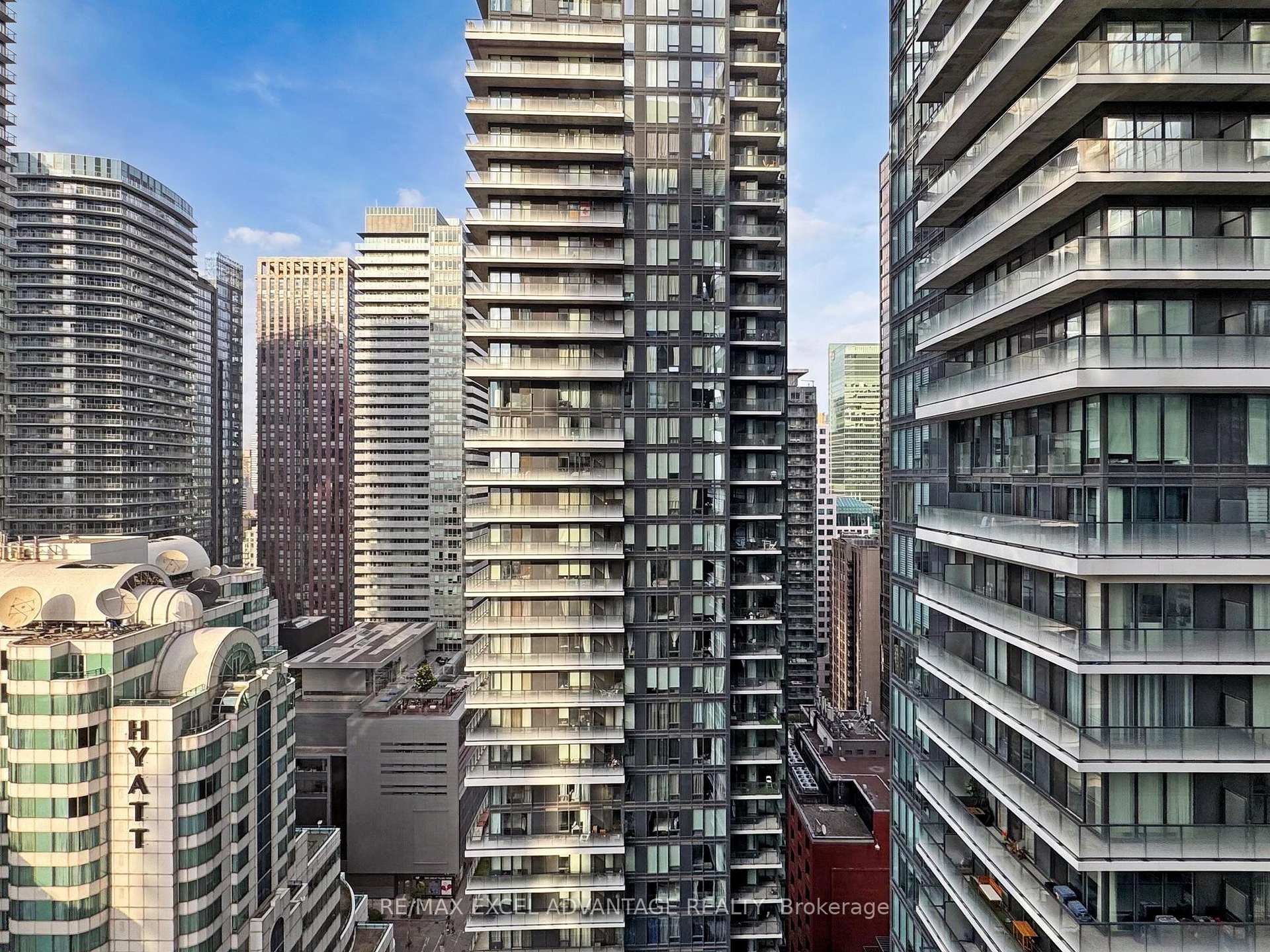 2 Bedrooms Condo at 357 King, Toronto For sale