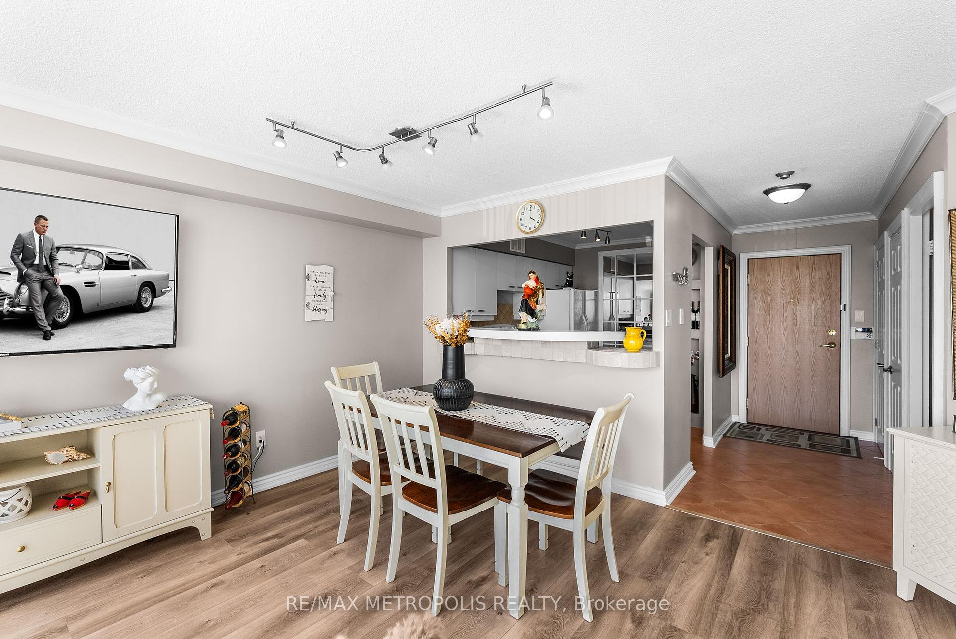 1 Bedroom Condo at 55 Elm, Mississauga For sale