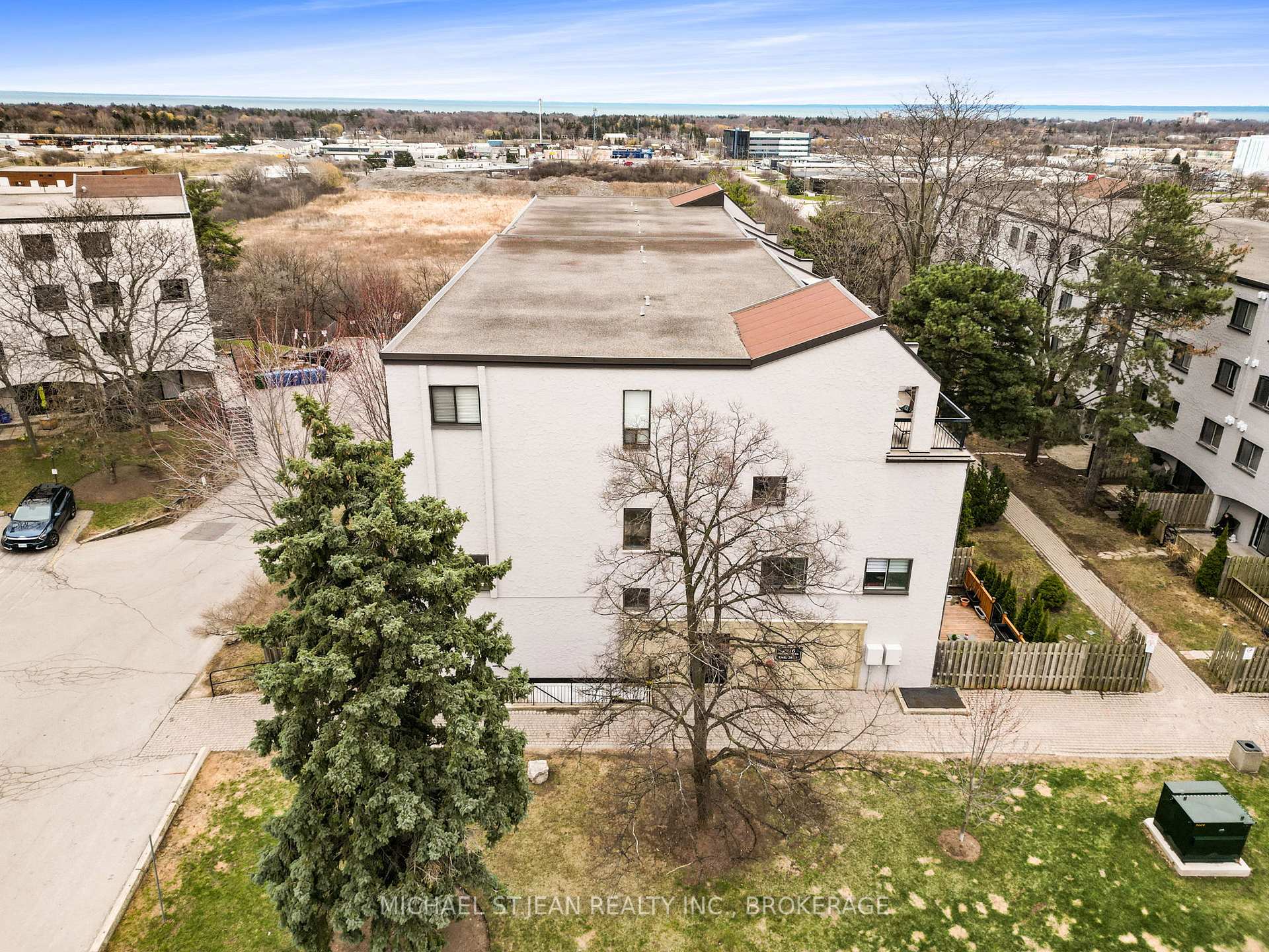 4 Bedrooms Condo at 1016 Falgarwood,  Oakville For sale