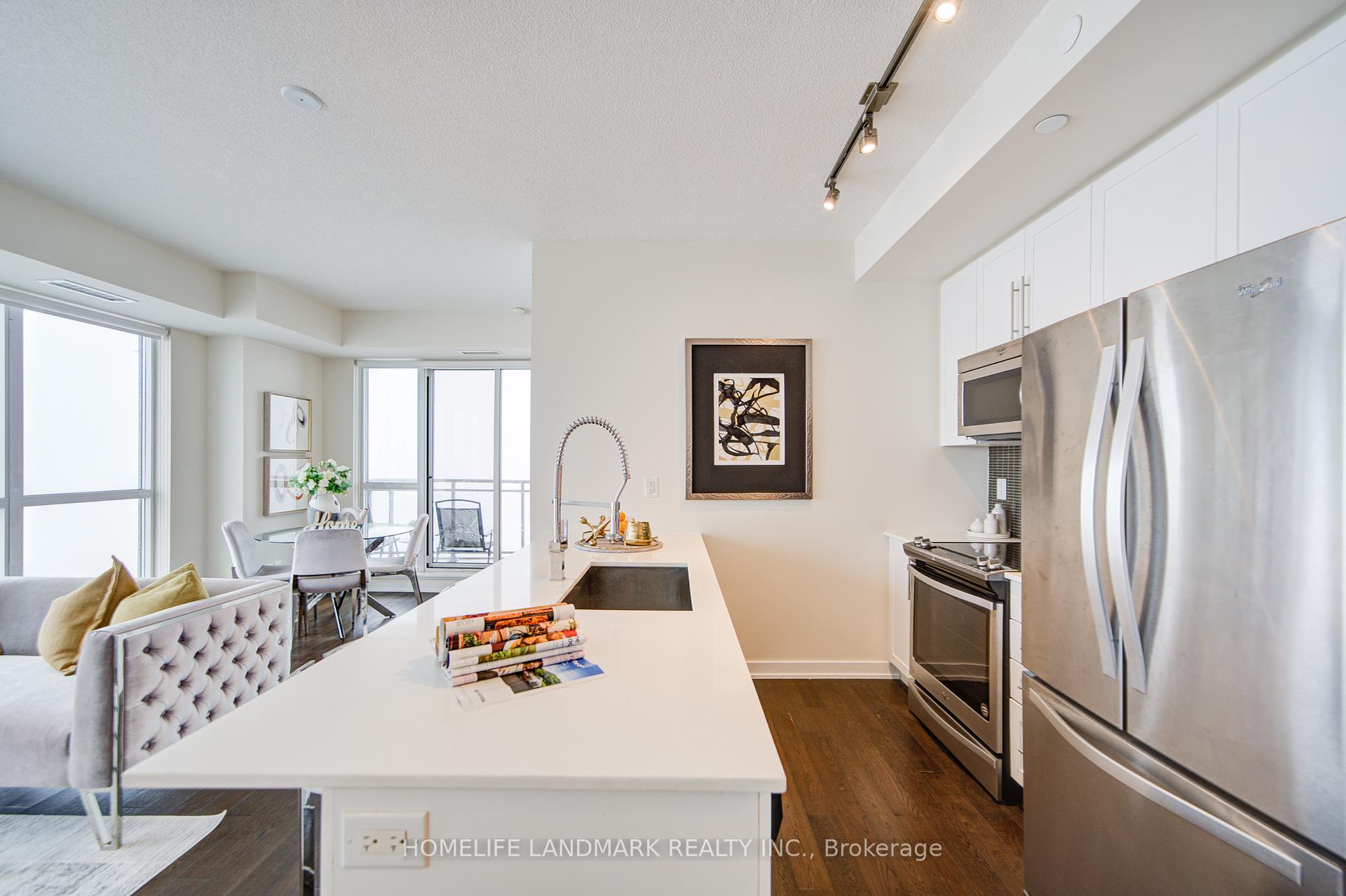 3 Bedrooms Condo at 4011 Brickstone, Mississauga For sale