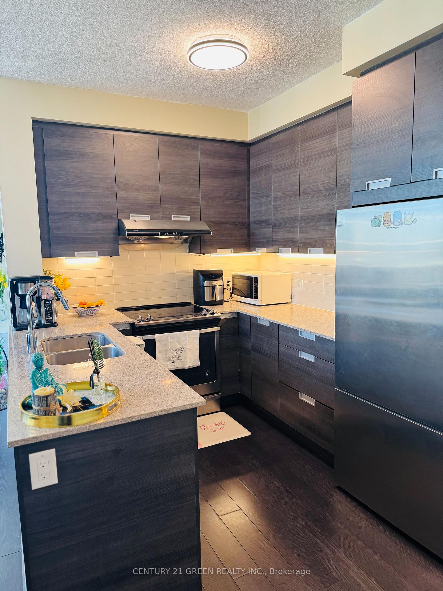 3 Bedrooms Condo at 5025 Four Springs, Mississauga For sale
