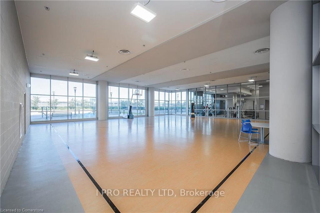 2 Bedrooms Condo at 2087 Fairview, Burlington For sale