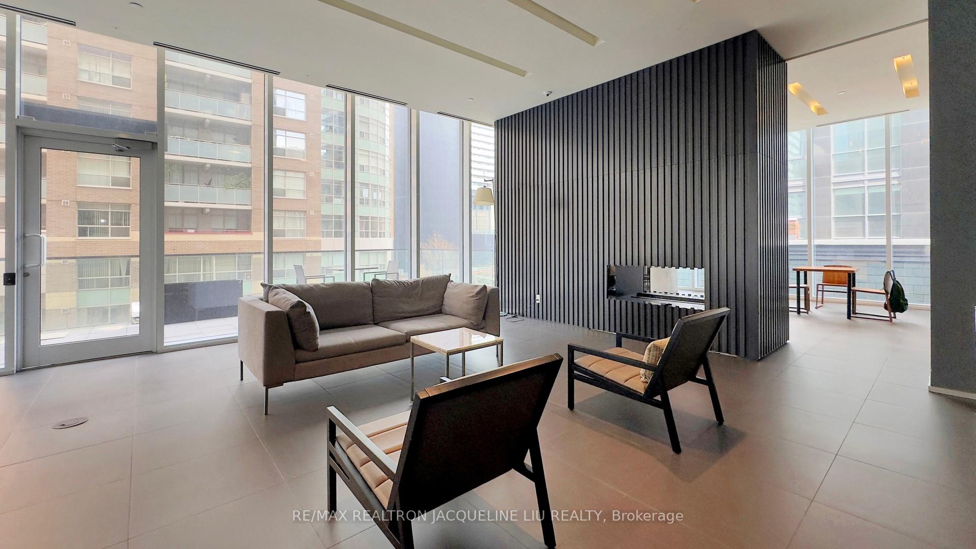 1 Bedroom Condo at 15 Grenville, Toronto For sale