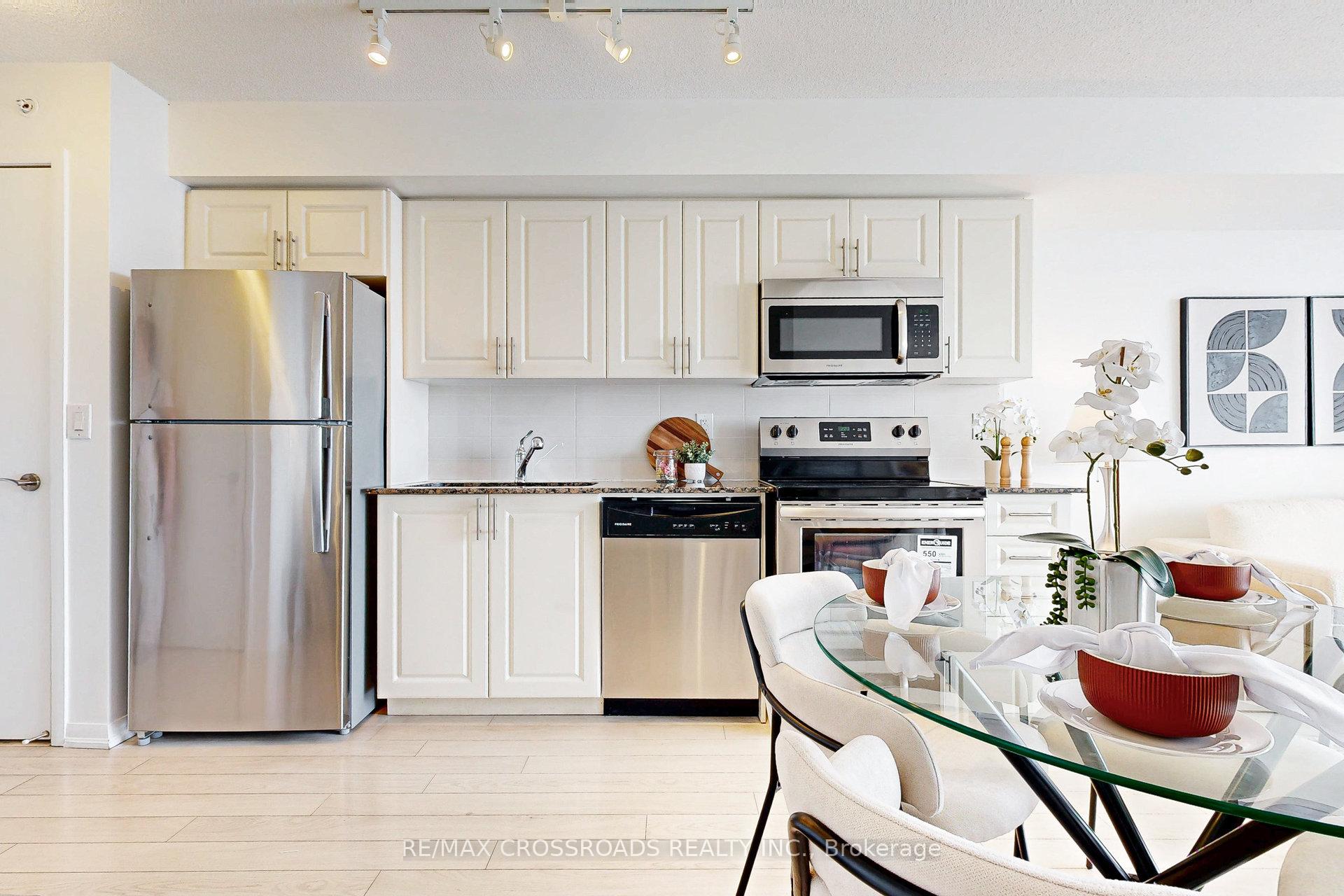 1 Bedroom Condo at 3091 Dufferin, Toronto For sale