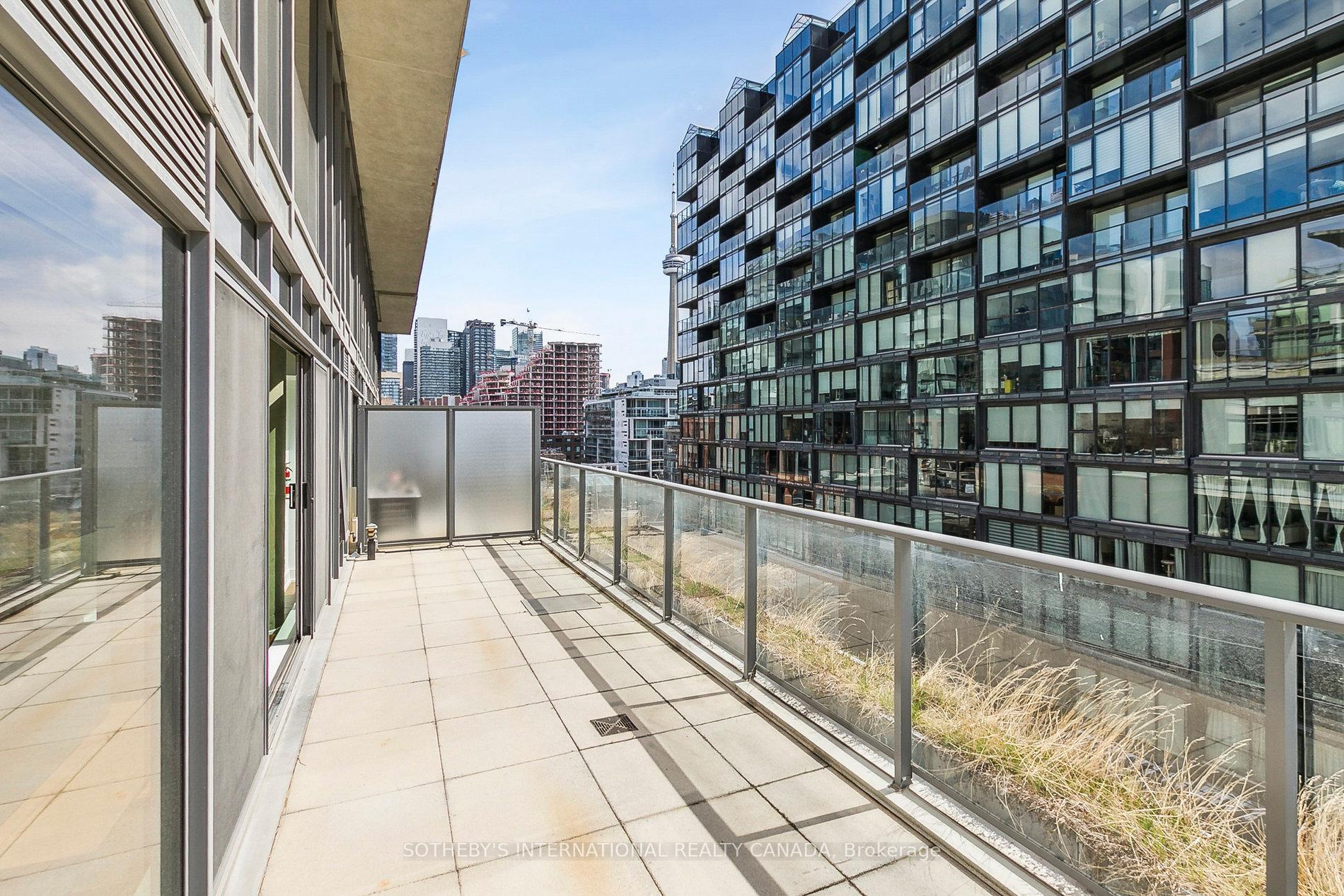 2 Bedrooms Condo at 650 King, Toronto For sale