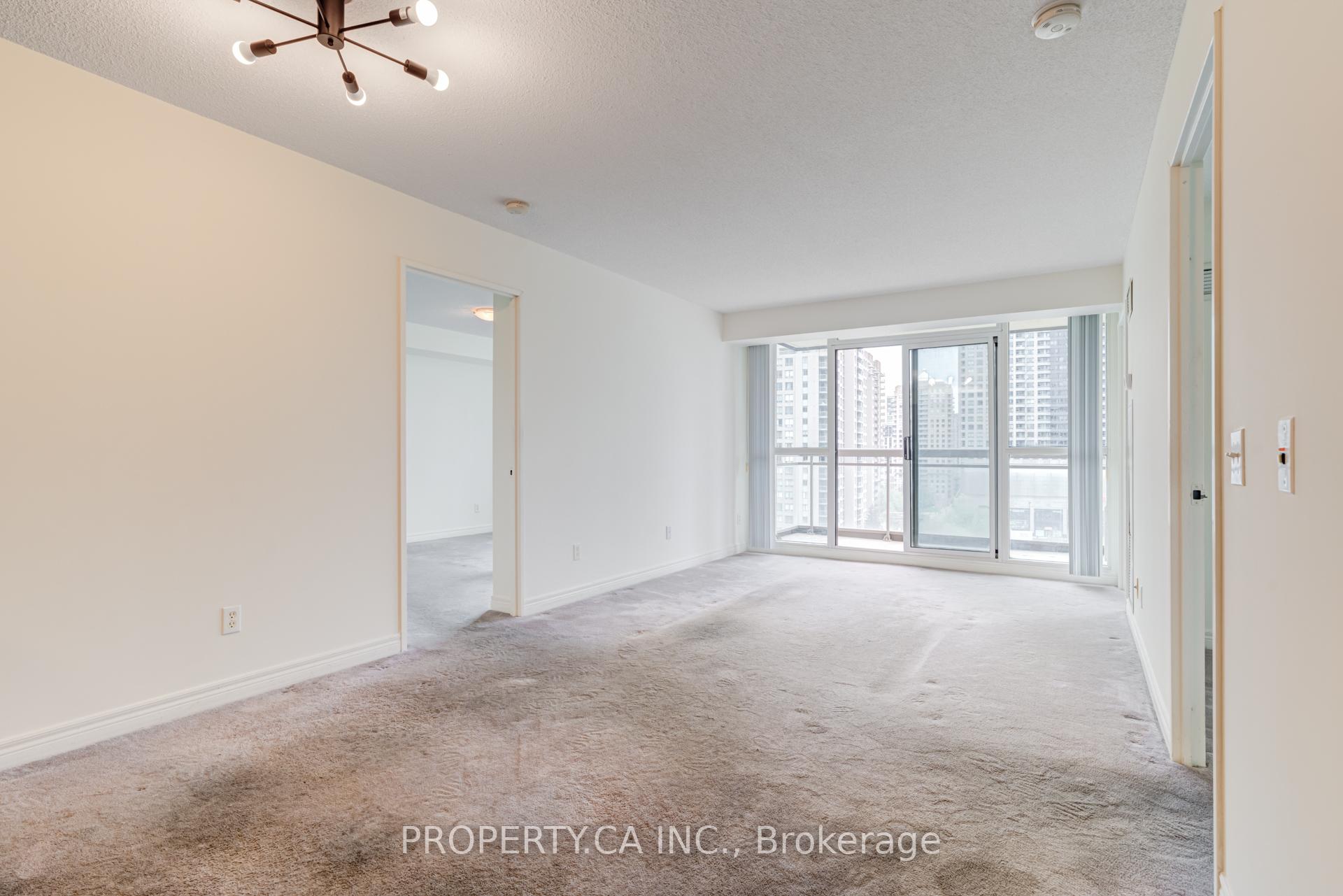 2 Bedrooms Condo at 18 Parkview, Toronto For sale