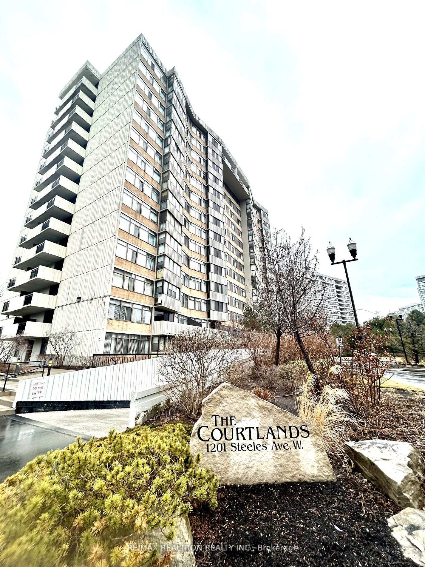 3 Bedrooms Condo at 1201 Steeles, Toronto For sale