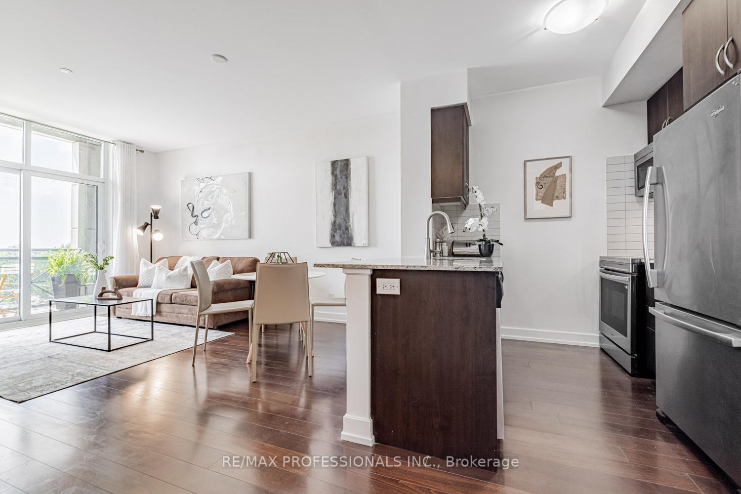 2 Bedrooms Condo at 6 Eva, Toronto For sale