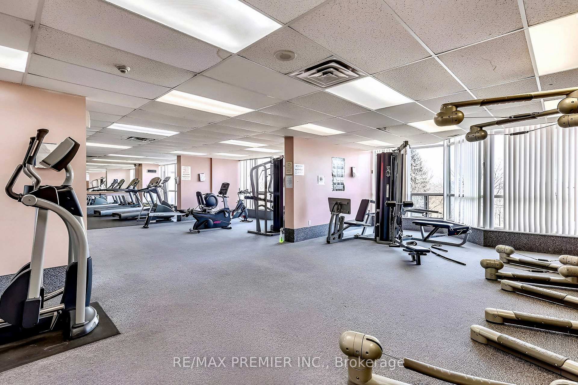 2 Bedrooms Condo at 3 Rowntree, Toronto For sale
