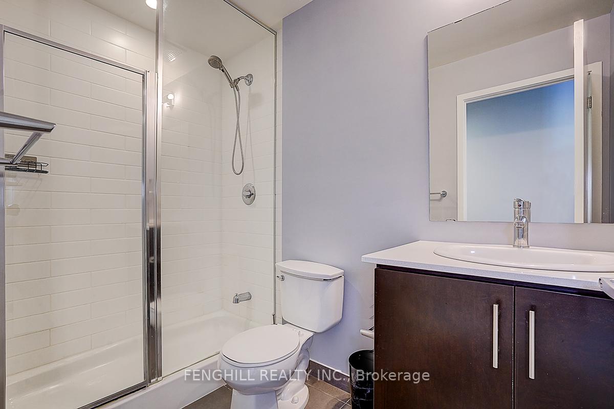 2 Bedrooms Condo at 365 Prince Of Wales, Mississauga For sale