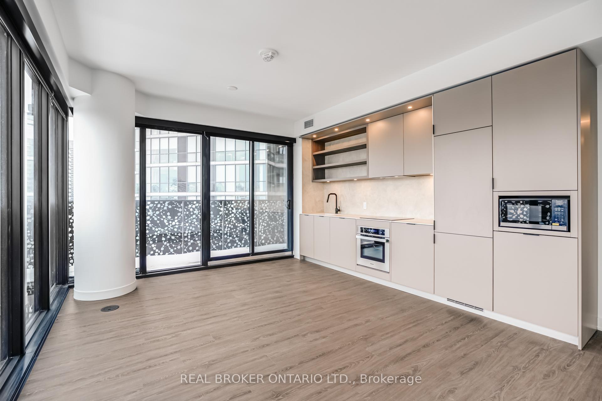 3 Bedrooms Condo at 55 Charles St, Toronto For sale