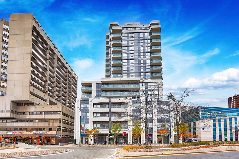 736 Spadina