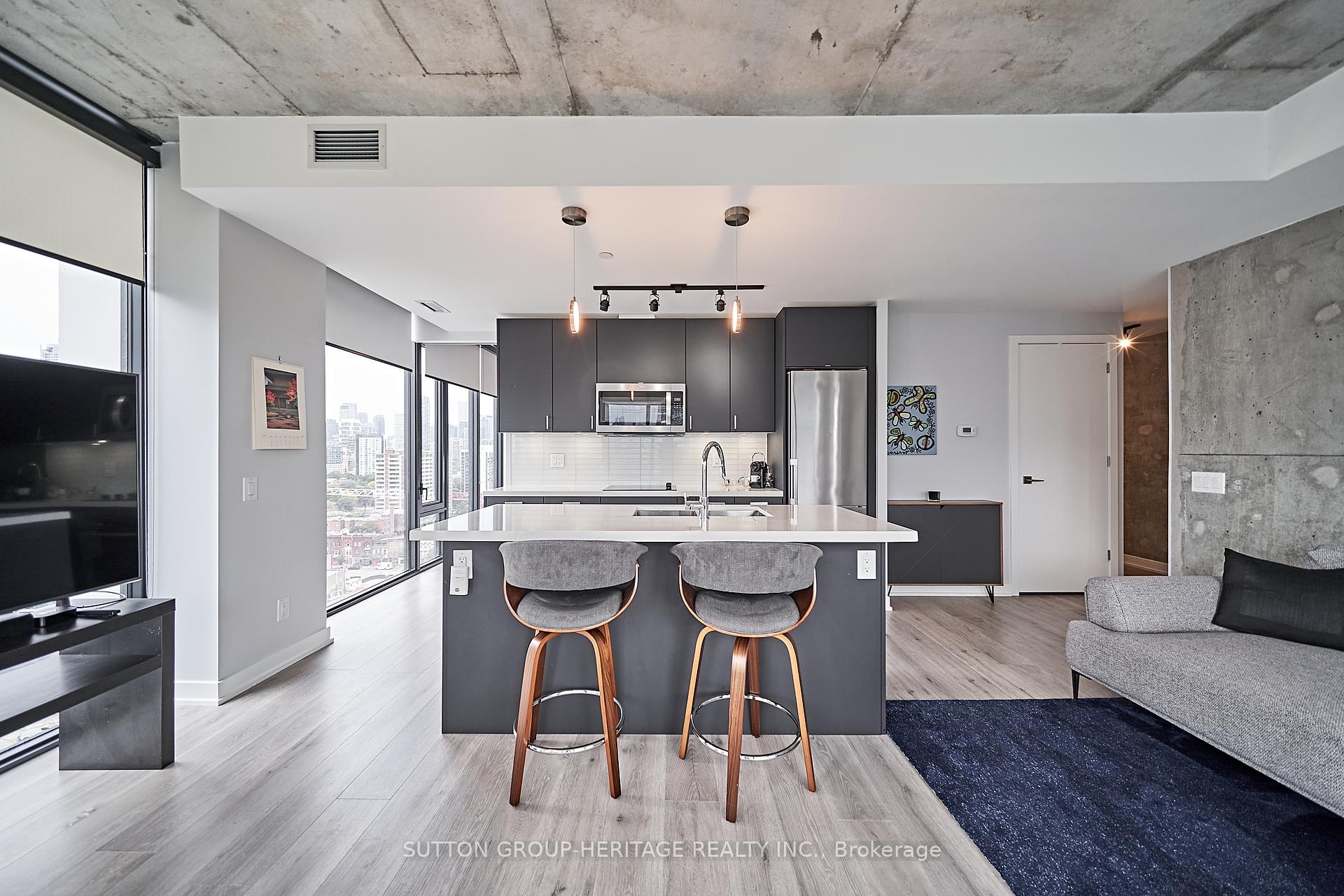 3 Bedrooms Condo at 55 Ontario,  Toronto For sale