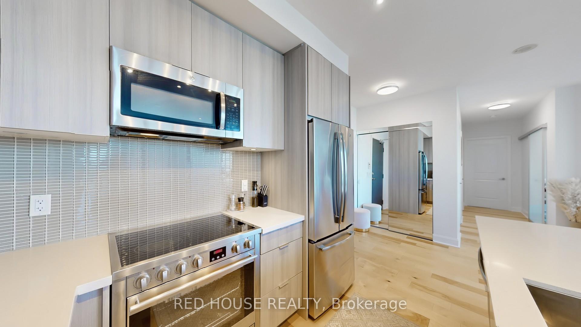 3 Bedrooms Condo at 33 Shore Breeze, Toronto For sale
