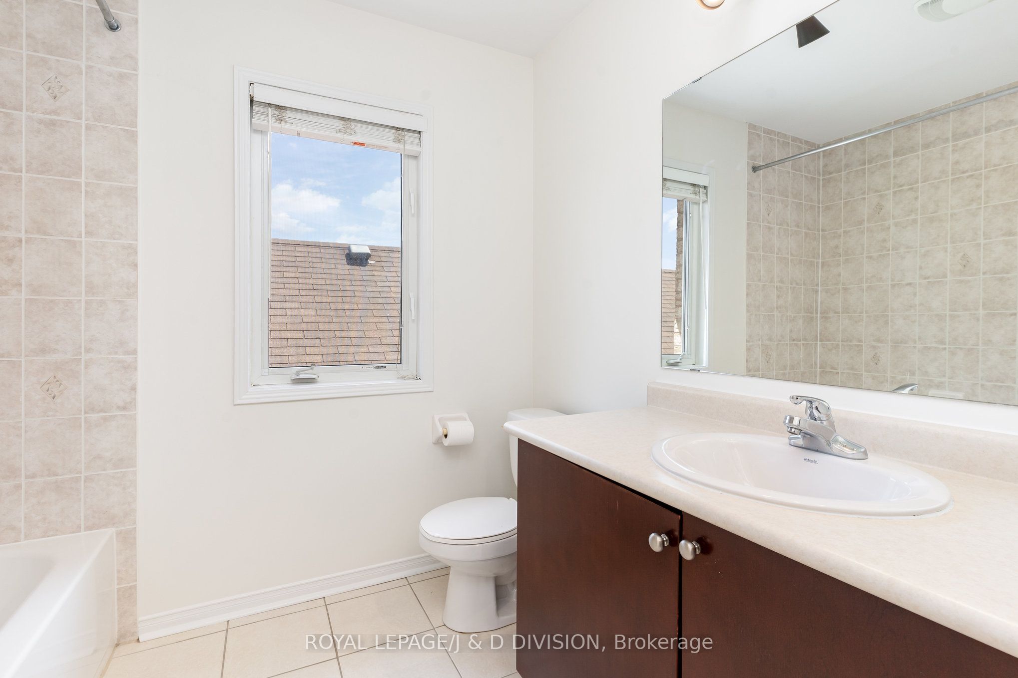 8 John Allan Cameron Street