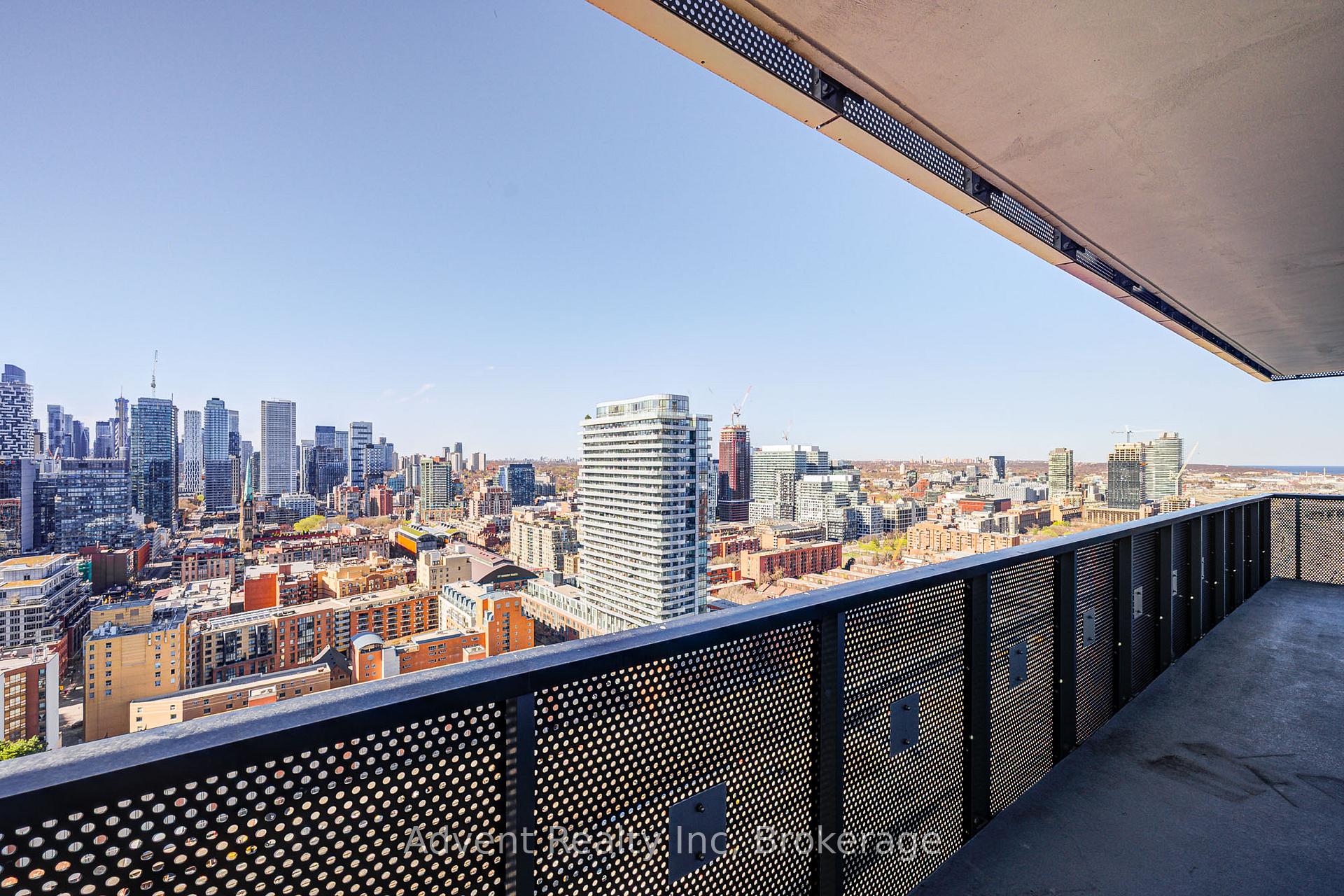 2 Bedrooms Condo at 55 Cooper,  Toronto For sale
