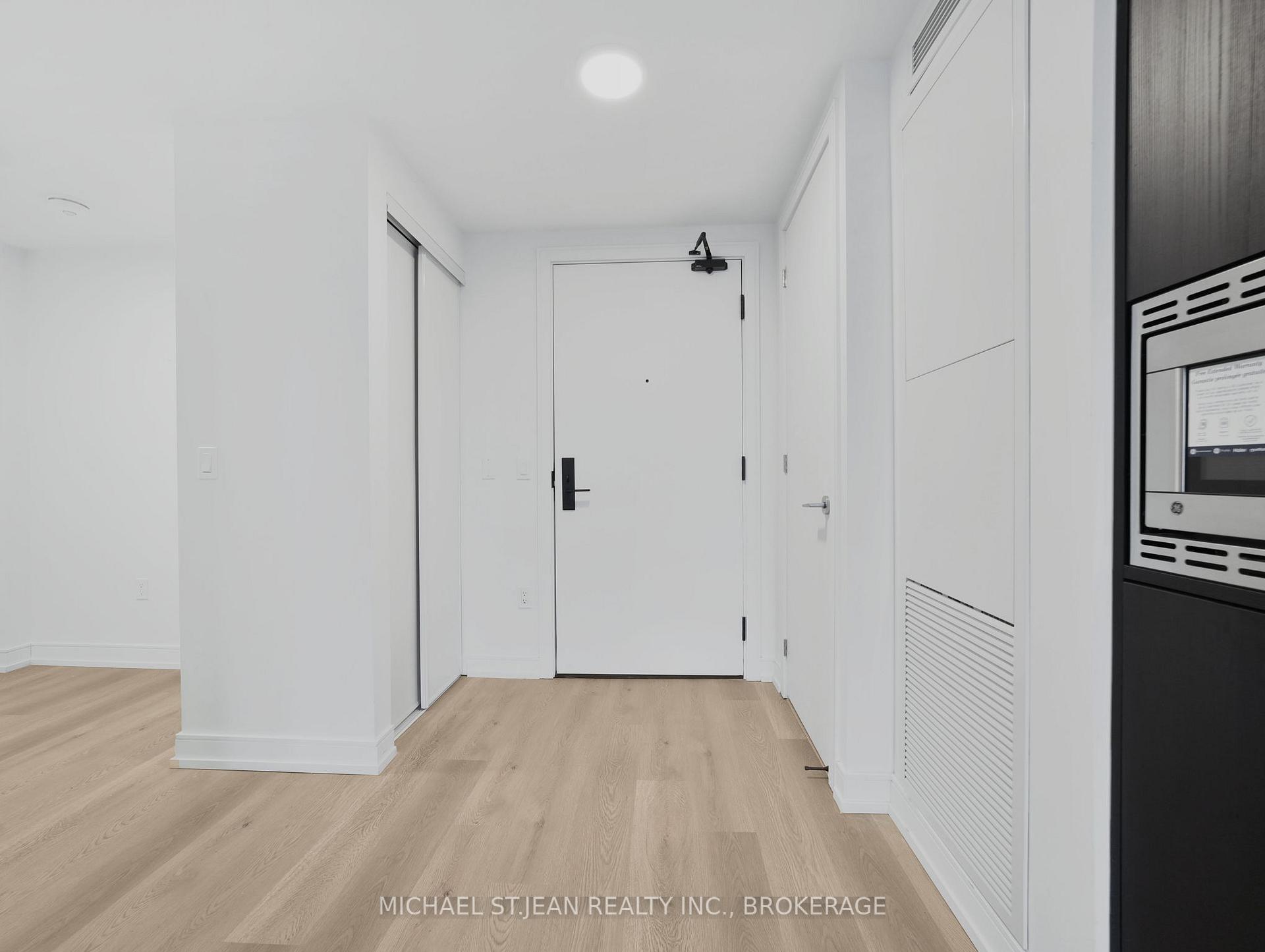 1 Bedroom Condo at 1 Jarvis,  Hamilton For sale