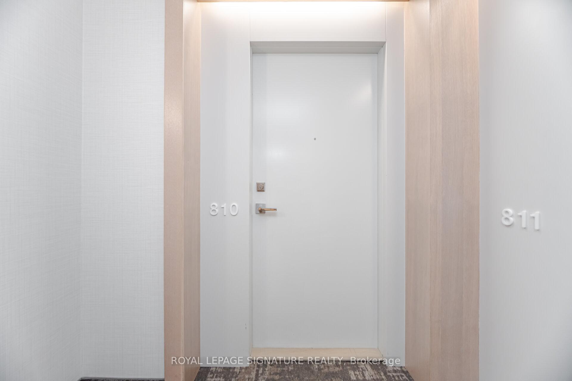 2 Bedrooms Condo at 170 Avenue, Toronto For sale