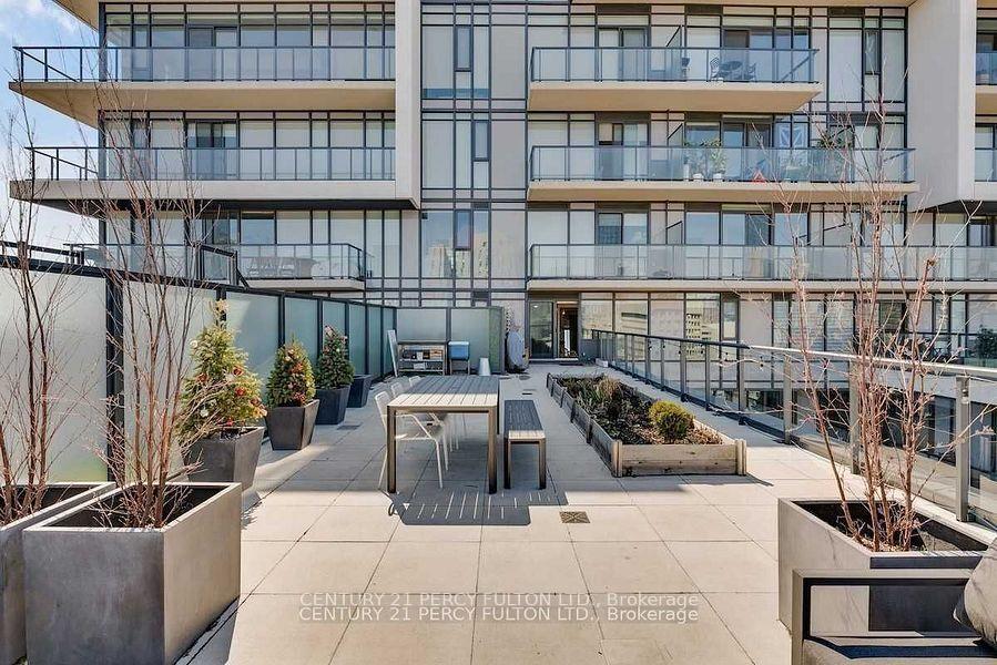 2 Bedrooms Condo at 297 College, Toronto For sale