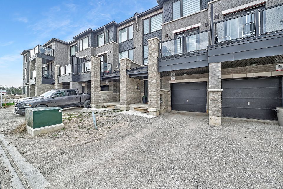 24 Spry Lane, Barrie, ON L9J 0N6